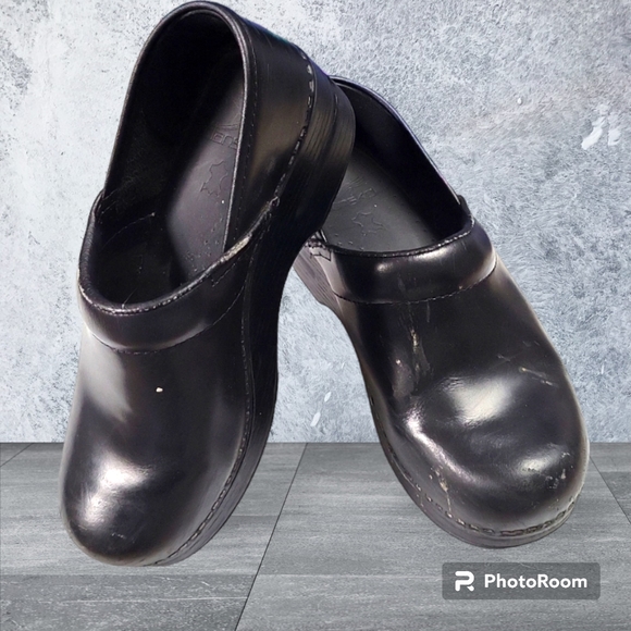 Dansko Shoes - Dansko Black Clogs